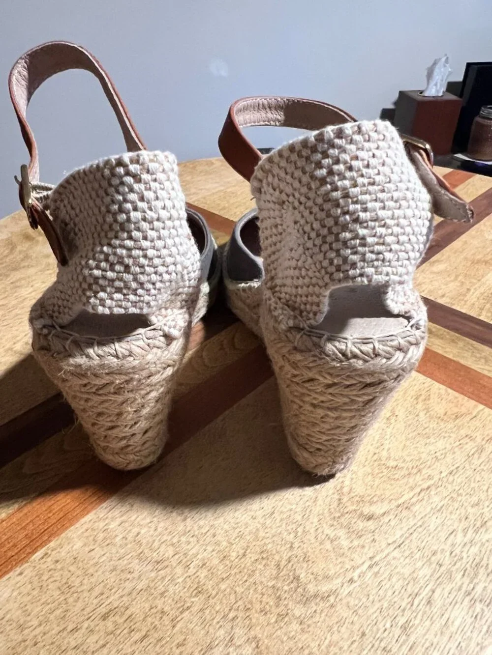 Laro Modelo Closed-toe Espadrille Wedge Sandals, size Euro 40